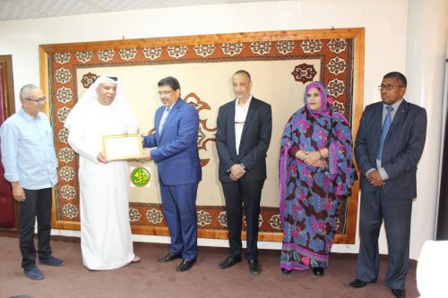 Le ministre de la culture reçoit une mission de l'Organisme arabe pour le théâtre