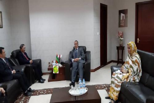 Le ministre des affaires étrangères reçoit l’ambassadeur chinois
