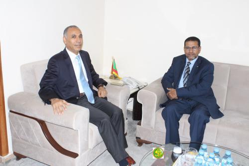 Le ministre de la santé reçoit l’ambassadeur de Tunisie