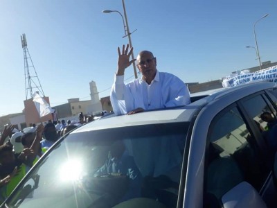 Le Président Ould Ghazwani s’entretient avec quelques-uns de ses soutiens politiques