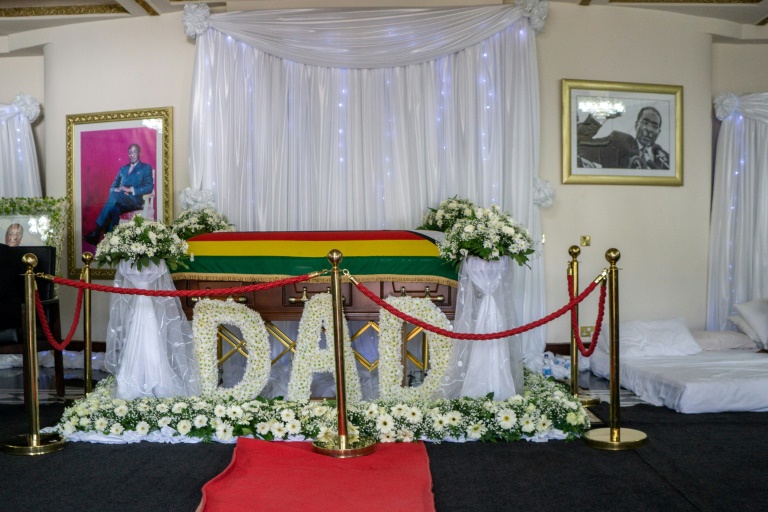 Au Zimbabwe, bras de fer autour de l'enterrement de l'ex-président Mugabe