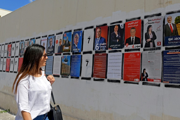 Tunisie: fin de campagne présidentielle mouvementée, un des favoris reste en prison