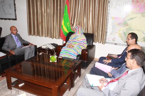 La ministre de l’hydraulique s’entretient avec le directeur de l’agence française de développement La ministre de l’hydraulique s’entretient avec le directeur de l’agence française de développement