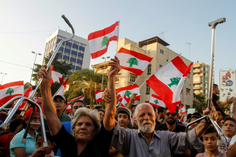 Liban: la rue déterminée à ne rien lâcher malgré les annonces du pouvoir