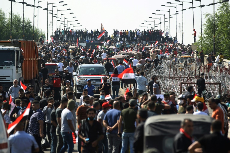 Manifestations pour "la chute du régime" en Irak après une nuit de feu et de sang