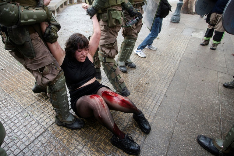 Chili: affrontements entre forces de l'ordre et manifestants pour la 3e semaine de contestation Chili: affrontements entre forces de l'ordre et manifestants pour la 3e semaine de contestation