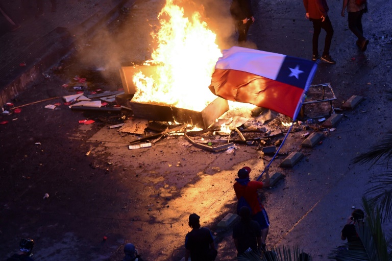 Chili: après trois semaines de protestation, la colère sociale ne faiblit pas
