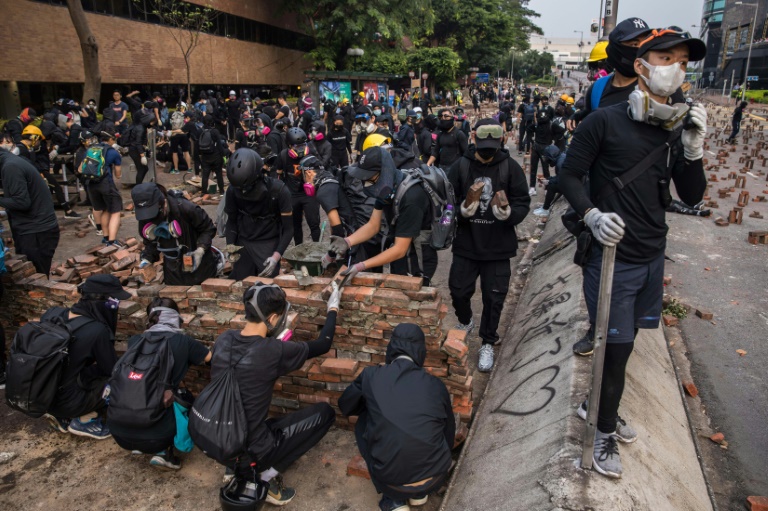 Hong Kong: les manifestations menacent le statut d'autonomie dit Xi Jinping