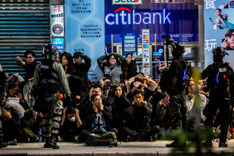 Première manifestation pro-démocratie de 2020 à Hong Kong, 400 arrestations