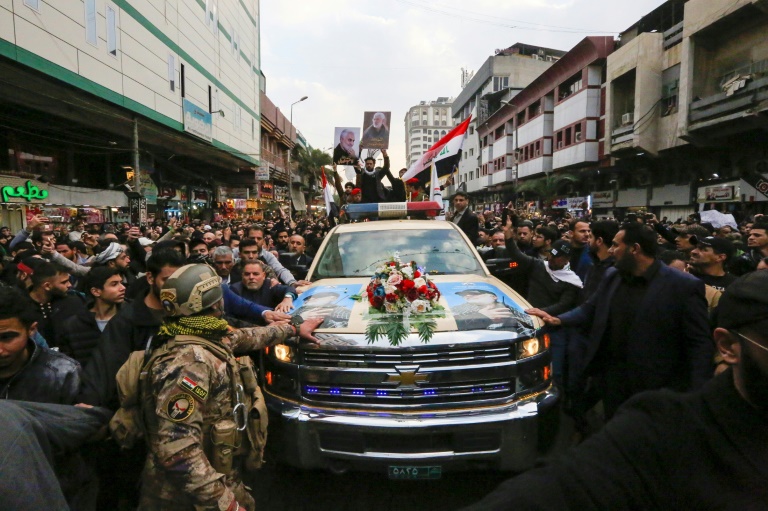 En Irak, la foule conspue les Etats-Unis aux obsèques du général iranien tué