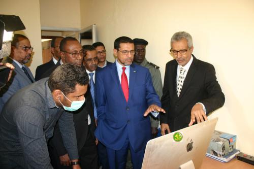 Le ministre de la Santé visite le Centre national des opérations d'urgence en santé publique
