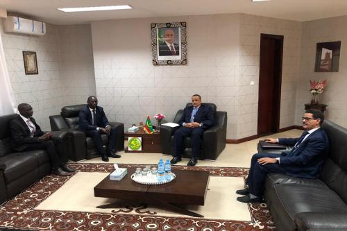 Le ministre des Affaires étrangères reçoit en audience le nouvel ambassadeur du Sénégal