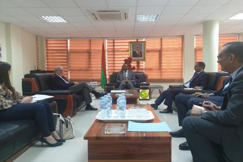 Le ministre du Commerce s’entretient avec l’ambassadeur d’Espagne Le ministre du Commerce s’entretient avec l’ambassadeur d’Espagne