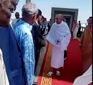 Le président mauritanien Ghazouani accomplit les rites de la Omra