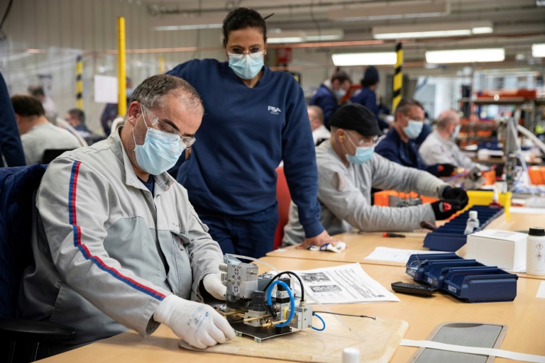 Mission respirateurs chez PSA qui passe de la clé de 13 à "l'horlogerie"