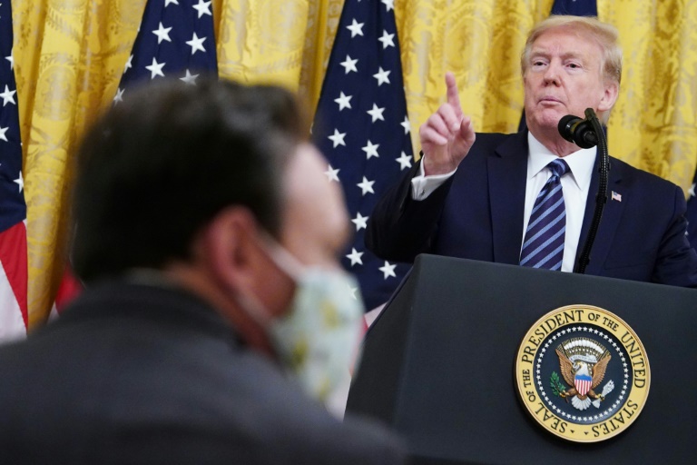 Trump lie le coronavirus à un laboratoire chinois, la débâcle économique planétaire se précise