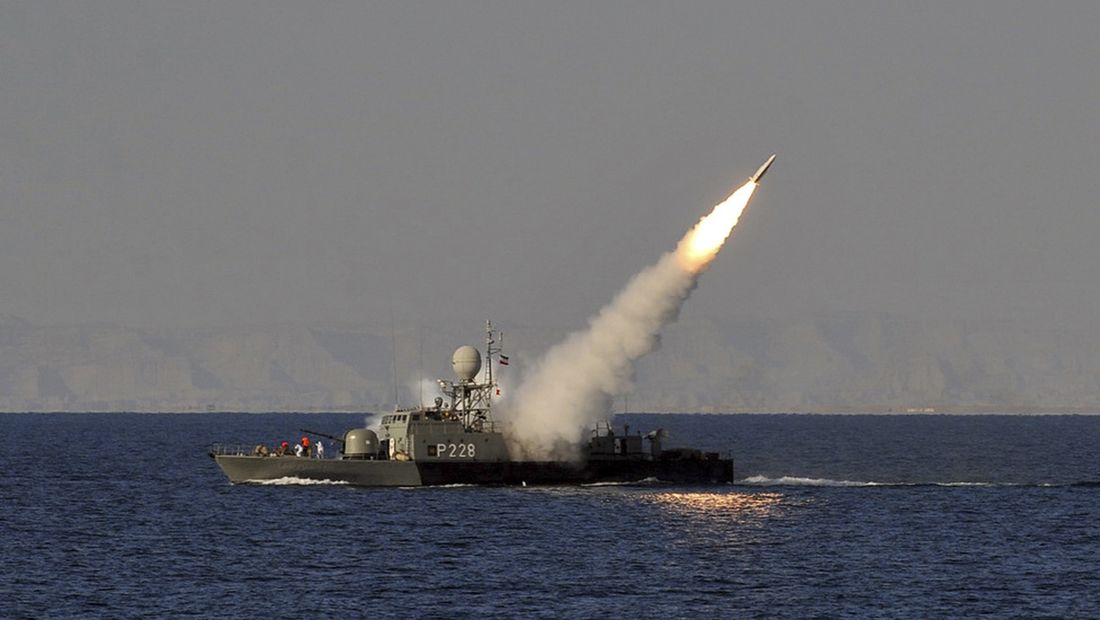 Un navire de guerre iranien touché par un tir ami dans le Golfe: 19 morts