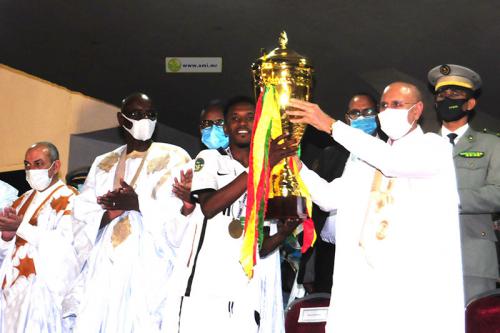 Le président de la République supervise la finale de la Coupe du président de la République de football