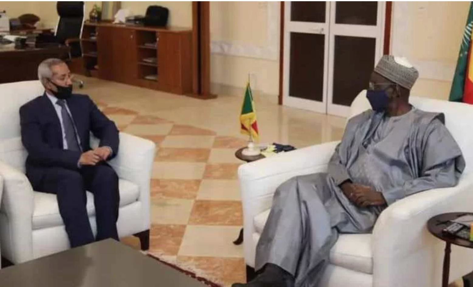 Le ministre mauritanien de la défense reçu par le premier ministre malien Le ministre mauritanien de la défense reçu par le premier ministre malien