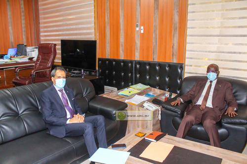 Le ministre de l'Intérieur s'entretient avec l'ambassadeur du Maroc