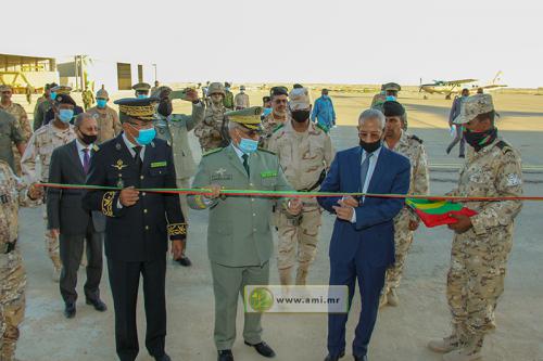 Le ministre de la Défense nationale inaugure un hangar pour avions à l’État- major de l’armée de l’air
