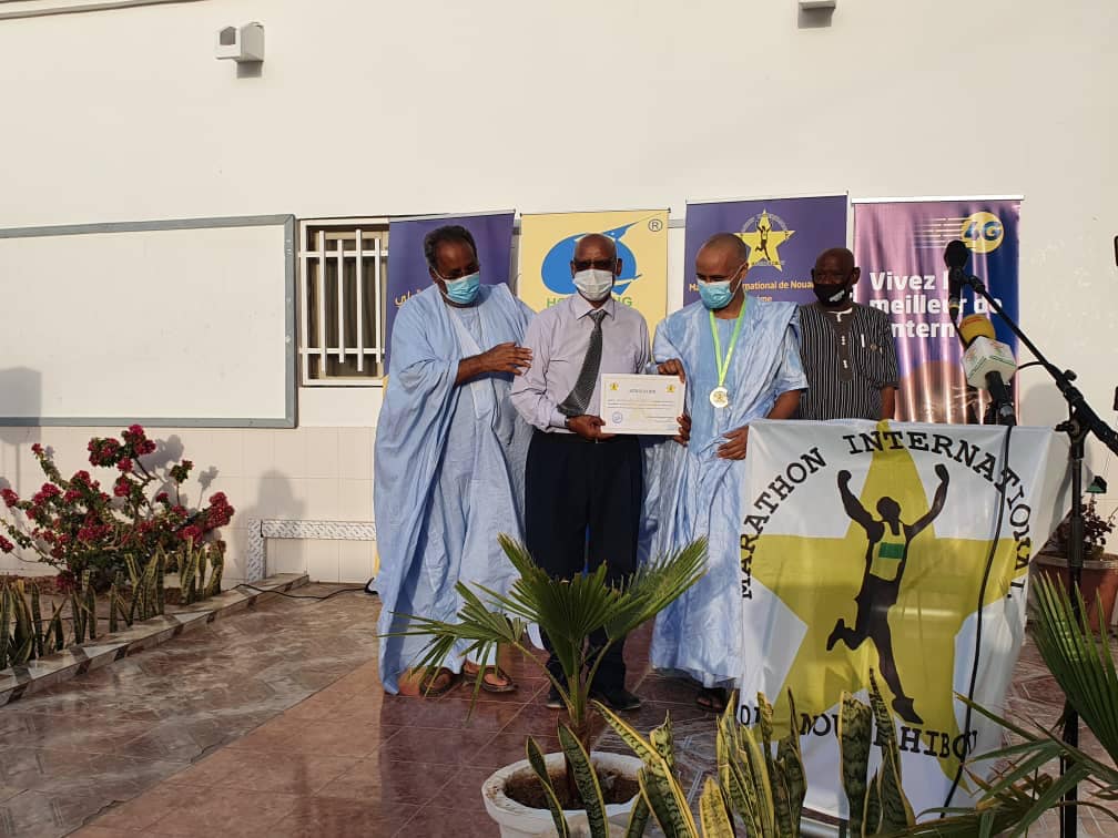 Le Marathon de Nouadhibou honore des personnalités nationales
