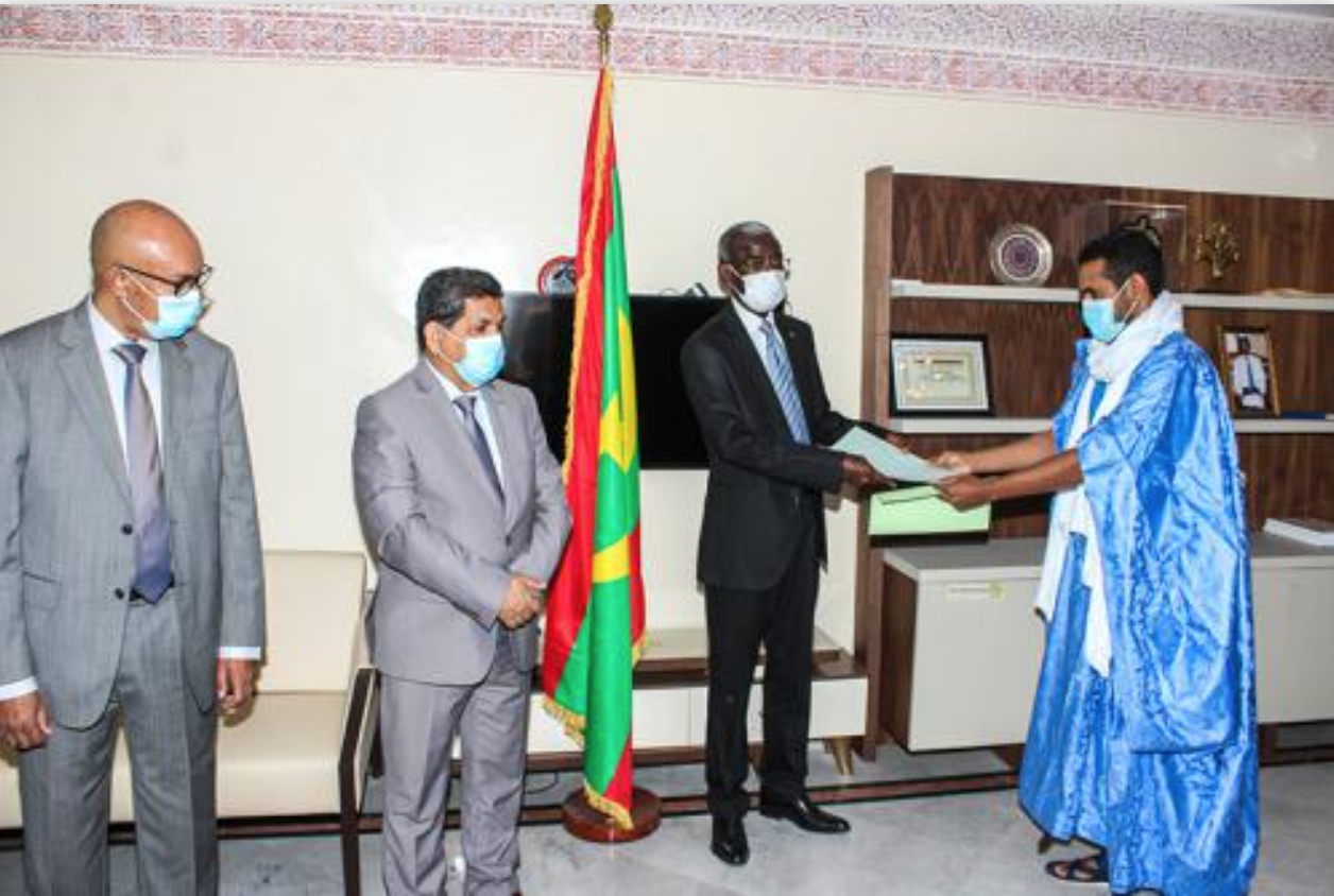 Le ministre de la Fonction publique reçoit les plate- formes revendicatives des centrales syndicales Le ministre de la Fonction publique reçoit les plate- formes revendicatives des centrales syndicales