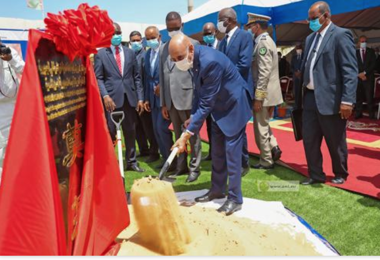 Le Président de la République pose la première pierre du système de sécurité et de surveillance de la ville de Nouakchott Le Président de la République pose la première pierre du système de sécurité et de surveillance de la ville de Nouakchott