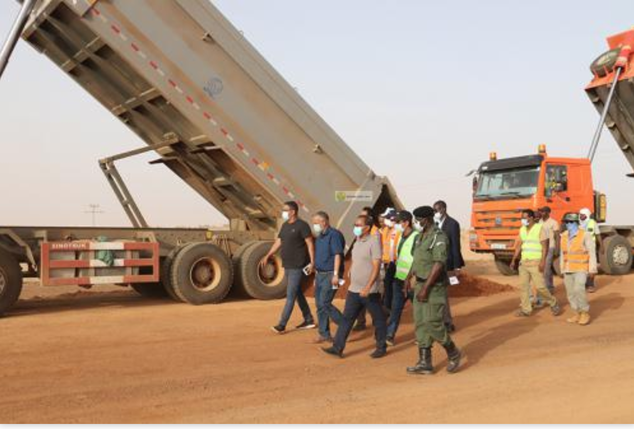 Le ministre de l’Équipement s’enquiert de l’état des travaux de construction de certains tronçons de la route Nouakchott– Aleg
