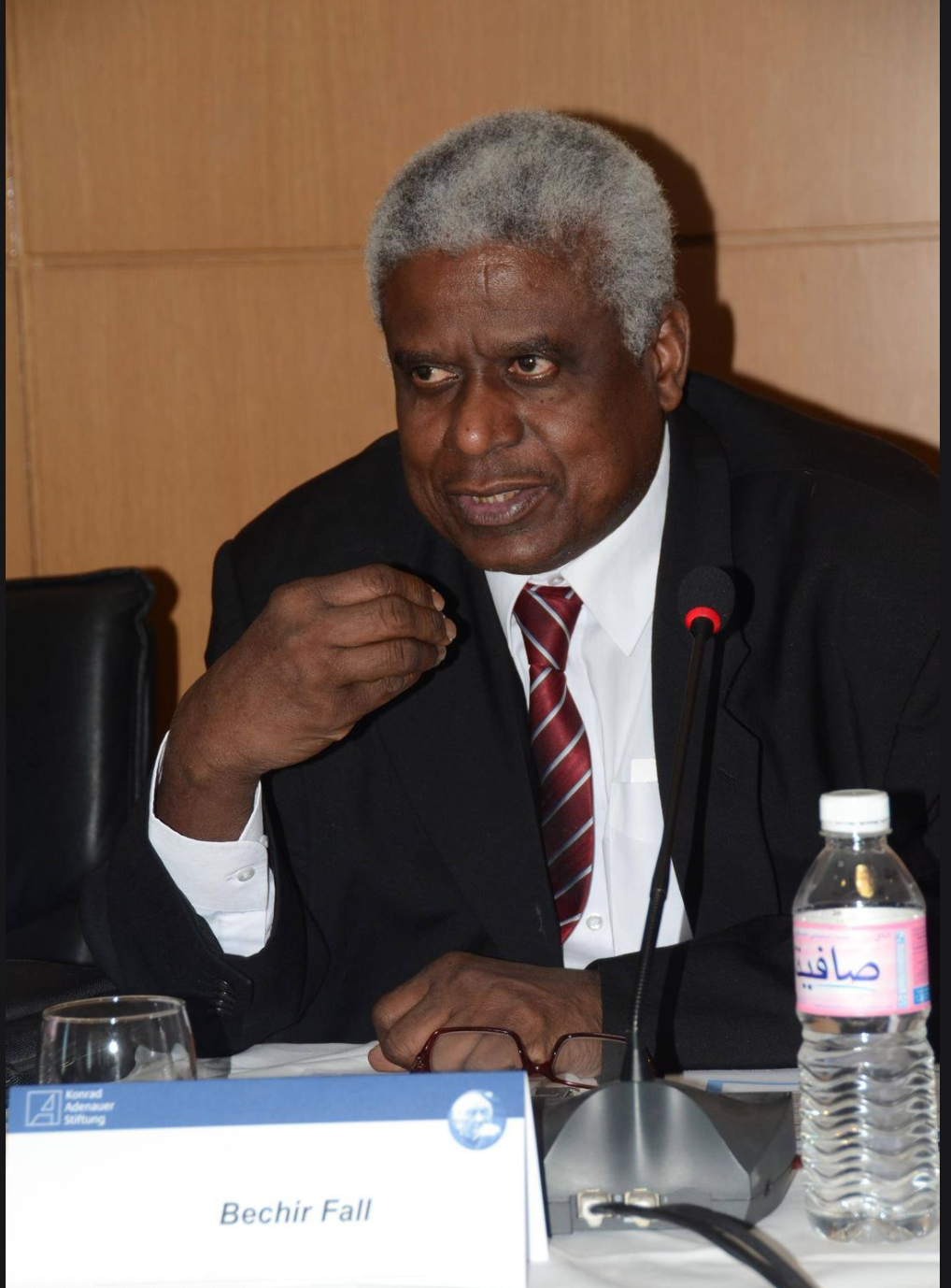 Personne n'évoque la responsabilité constitutionnelle des premiers ministres Personne n'évoque la responsabilité constitutionnelle des premiers ministres