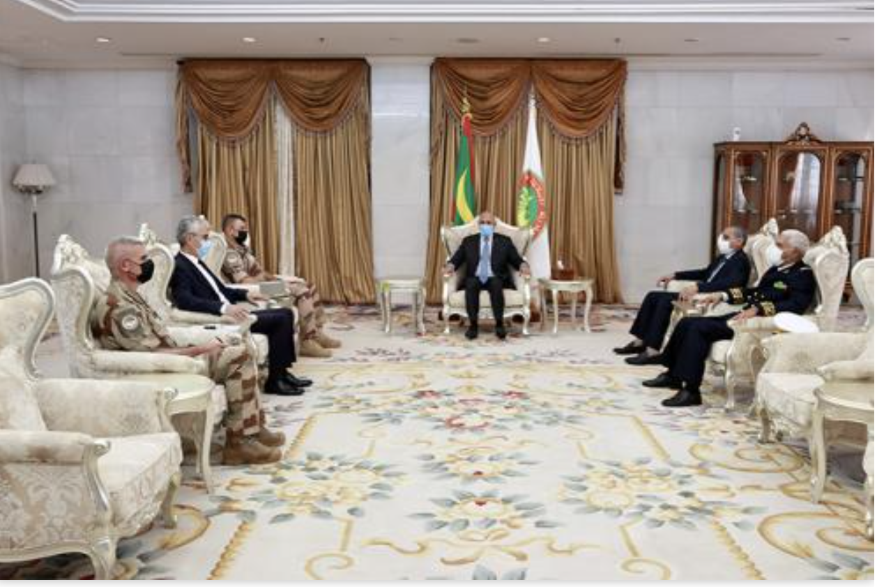 Le Président de la République reçoit le commandant de la Force Barkhane Le Président de la République reçoit le commandant de la Force Barkhane