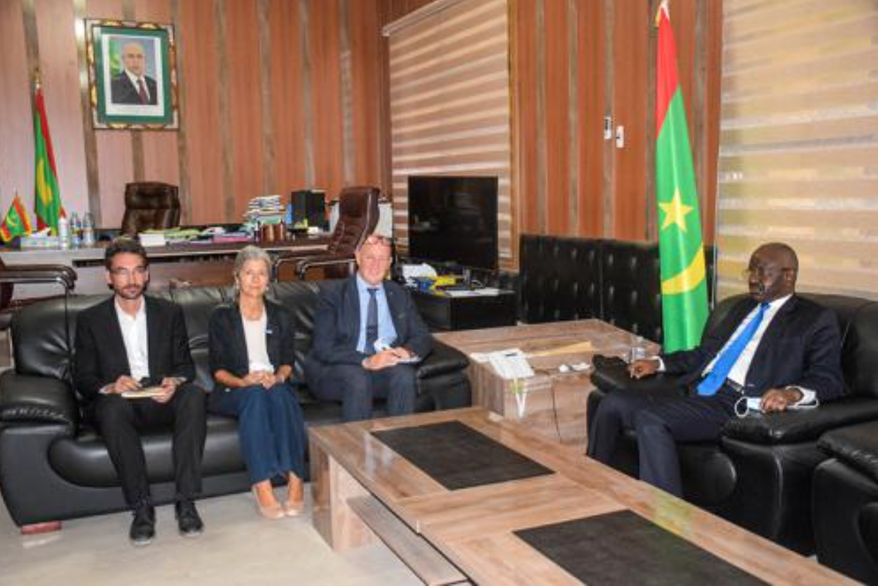 Le ministre de l'Intérieur reçoit le Conseiller Spécial du Haut- Commissaire des Nations Unies pour les Réfugiés