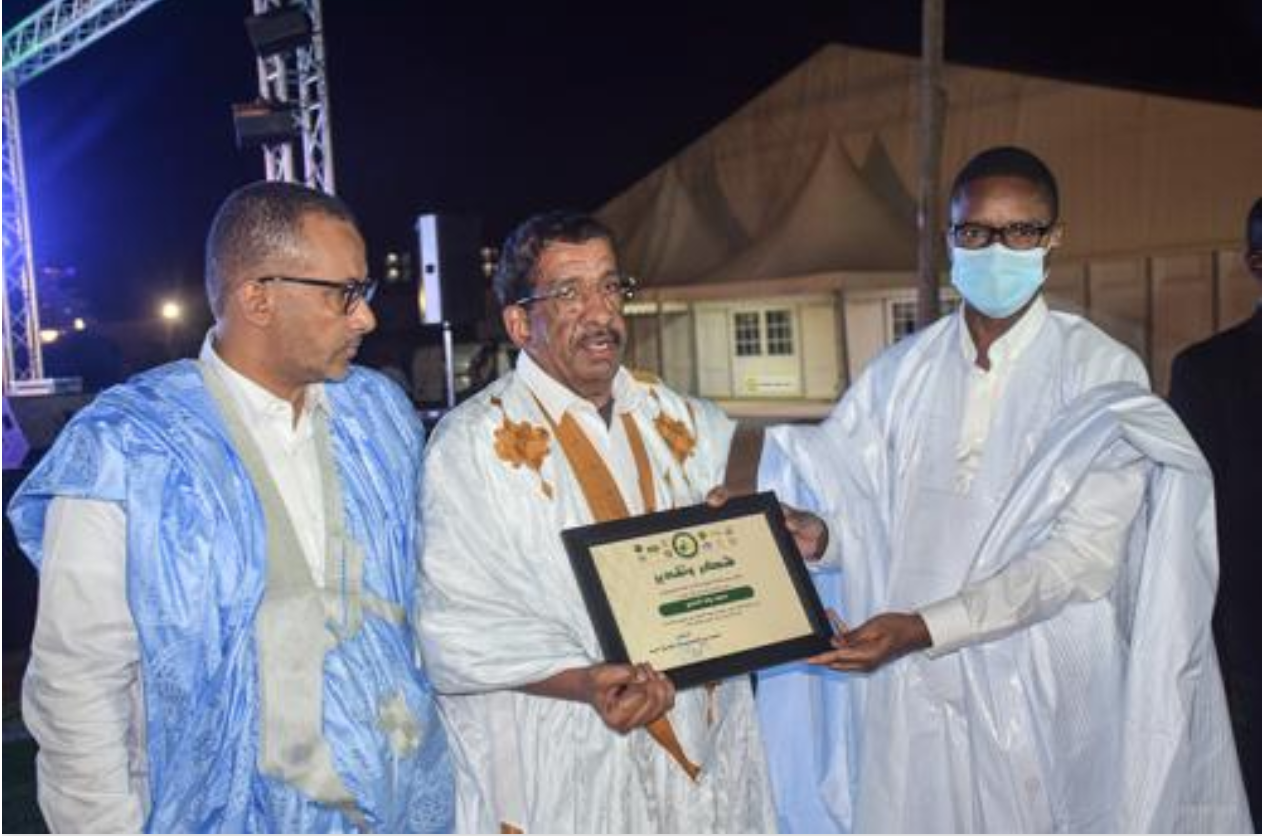 Le Premier ministre supervise une cérémonie de remise de prix à l'UNPM Le Premier ministre supervise une cérémonie de remise de prix à l'UNPM