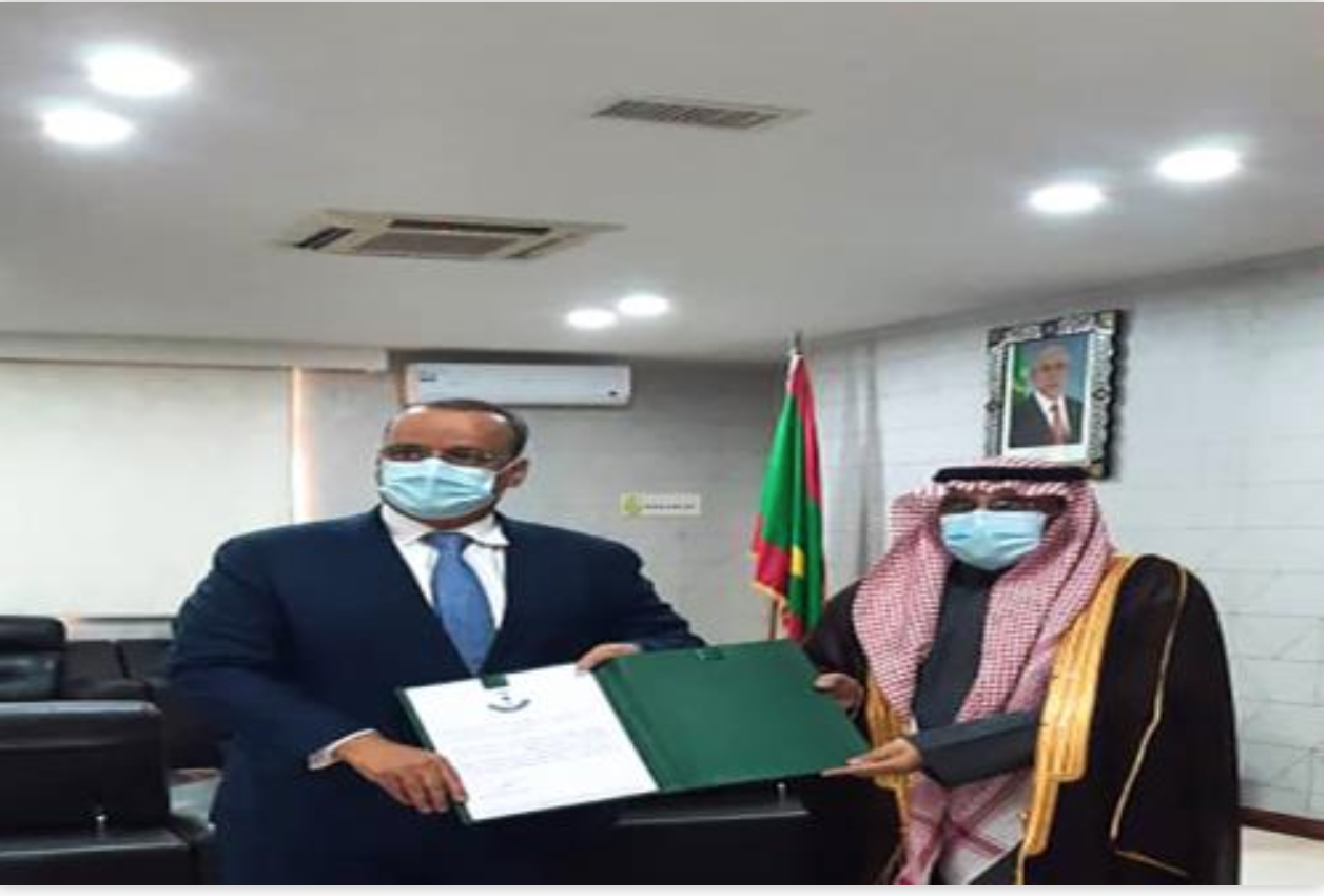 Le ministre des Affaires étrangères reçoit les copies figurées des lettres de créance du nouvel ambassadeur d’Arabie Saoudite