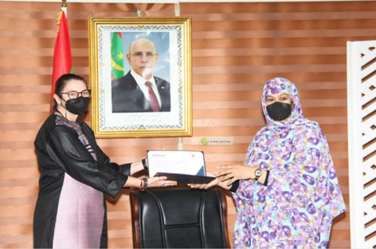 Espagne : Remise de distinction au pavillon mauritanien au Selon professionnel International du Tourisme (FITUR) Espagne : Remise de distinction au pavillon mauritanien au Selon professionnel International du Tourisme (FITUR)