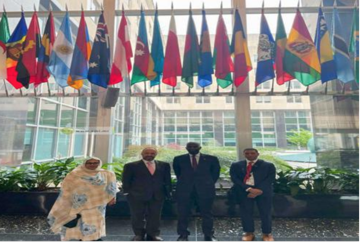 Le ministre des Affaires économiques s’entretient avec le directeur du bureau des Affaires ouest-africaines du département d’État américain Le ministre des Affaires économiques s’entretient avec le directeur du bureau des Affaires ouest-africaines du département d’État américain