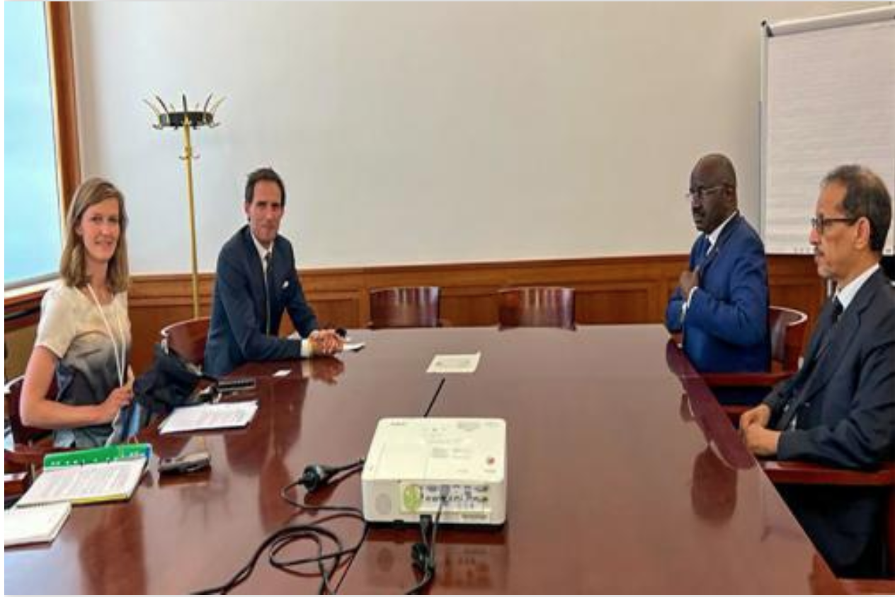 Le ministre des Affaires étrangères rencontre son homologue hollandais