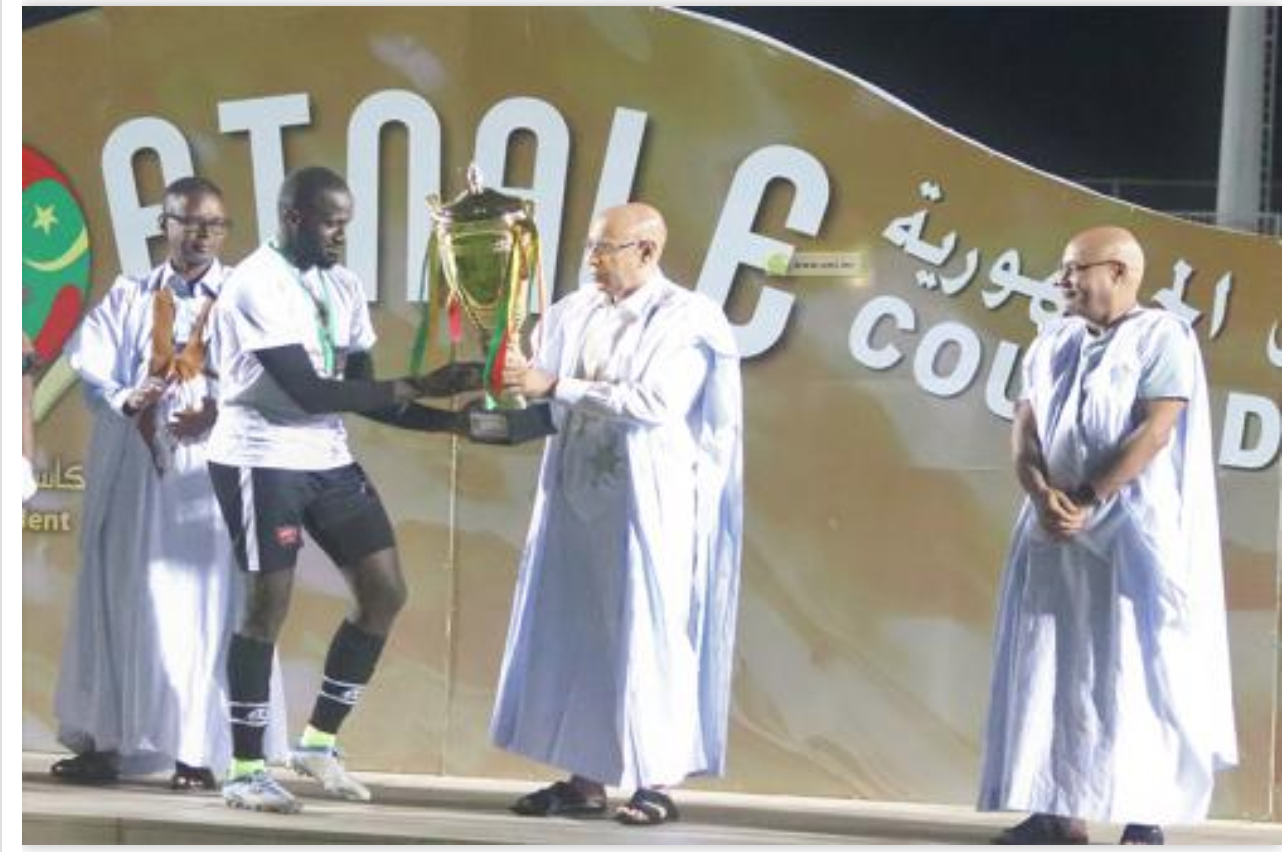 Le Président de la République supervise la finale de la Coupe du Président de la République pour le football Le Président de la République supervise la finale de la Coupe du Président de la République pour le football