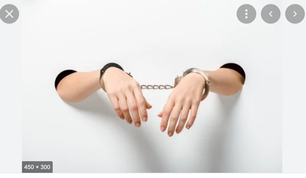 Arrestations de femmes secrétaires au palais de justice sur fond de spéculation sur le prix des casiers judiciaires