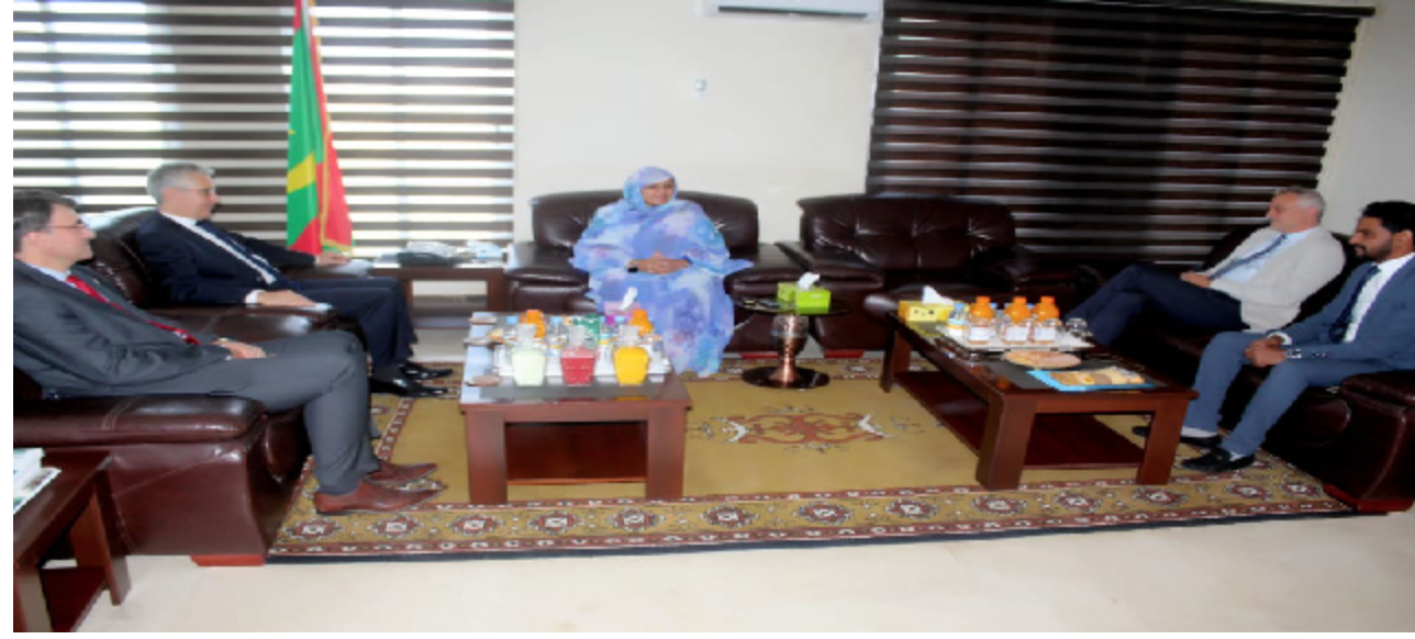 La présidente de la Région de Nouakchott reçoit l’ambassadeur de France