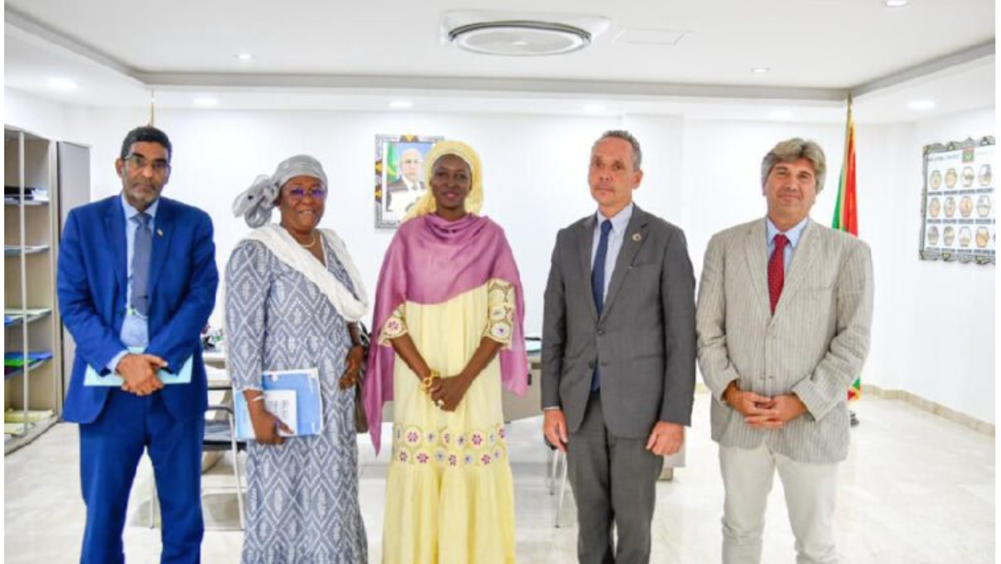 La ministre de l’Environnement reçoit une mission de l’Unicef La ministre de l’Environnement reçoit une mission de l’Unicef