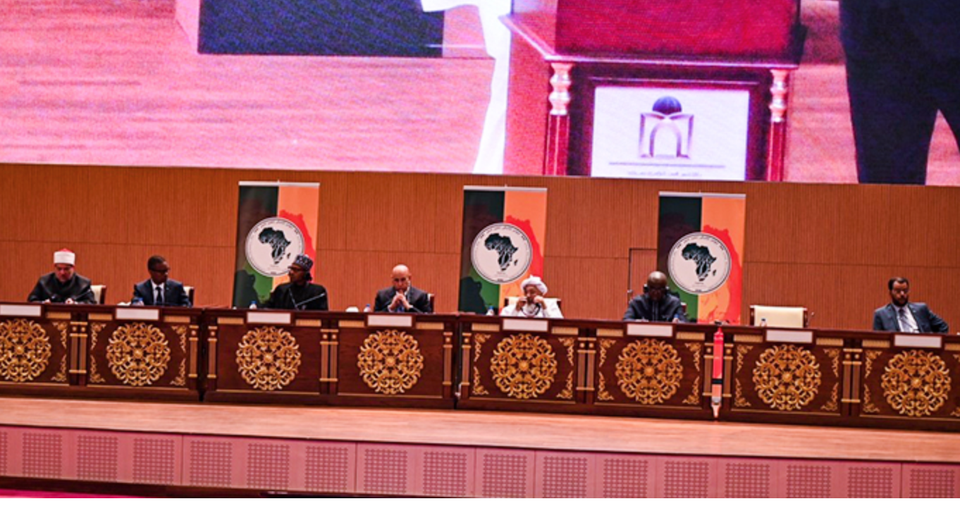 Le Président de la République supervise la cérémonie de lancement de la 3ème édition de la Conférence africaine pour la paix.
