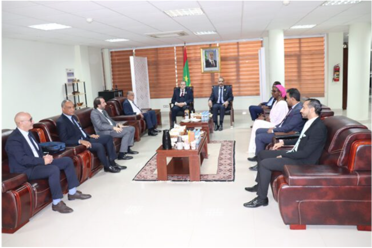 Le ministre du Commerce s’entretient avec son homologue algérien Le ministre du Commerce s’entretient avec son homologue algérien