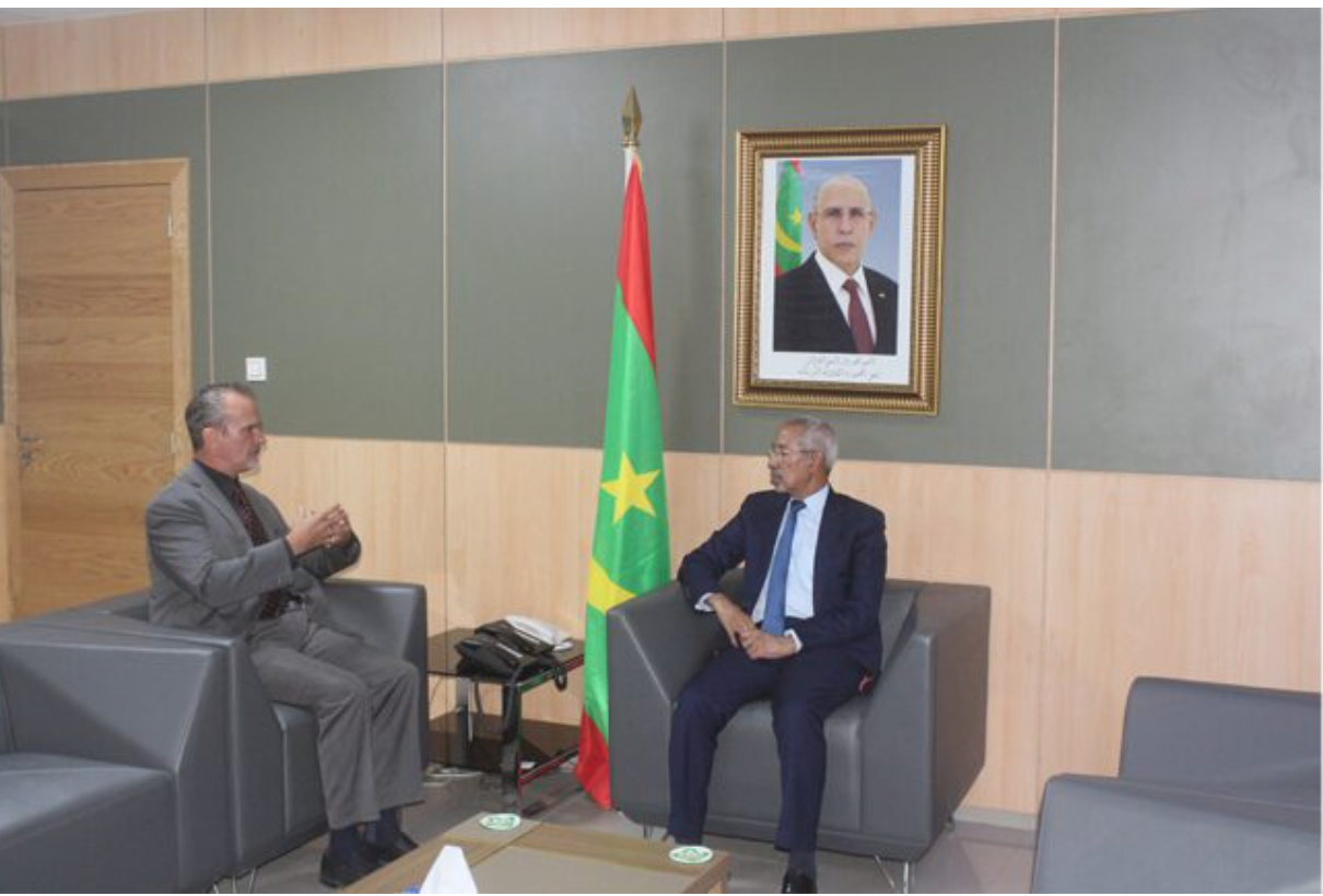 Le ministre de la Défense Nationale reçoit le représentant du Haut