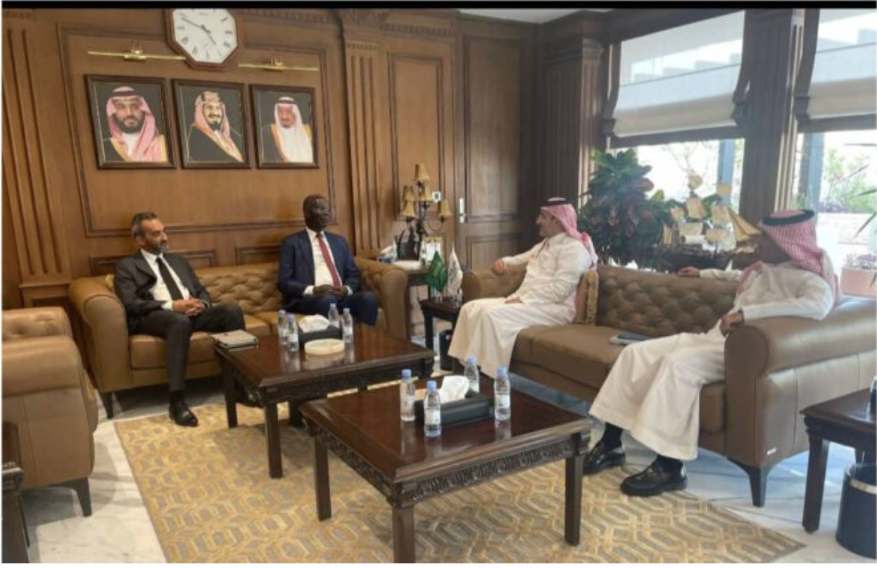 Le ministre des Affaires économiques s’entretient avec le président exécutif du Fonds Saoudien de Développement