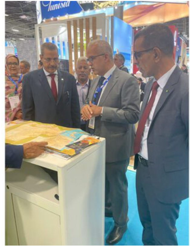 Le ministre du Commerce participe à la 45e session du salon de Paris pour le tourisme