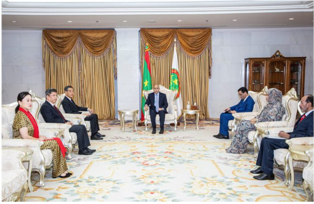 Le Président de la République reçoit une délégation chinoise Le Président de la République reçoit une délégation chinoise