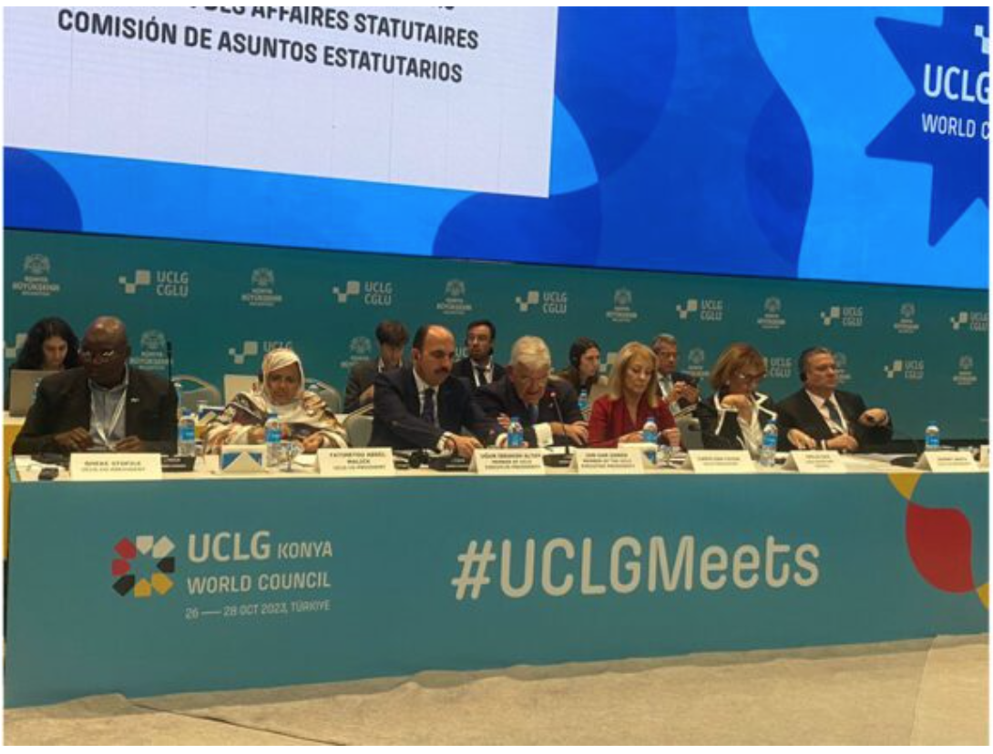 La Présidente du conseil régional de Nouakchott insiste à Koya sur la nécessité de condamner les actes criminels israéliens perpétrés contre le peuple palestinien La Présidente du conseil régional de Nouakchott insiste à Koya sur la nécessité de condamner les actes criminels israéliens perpétrés contre le peuple palestinien