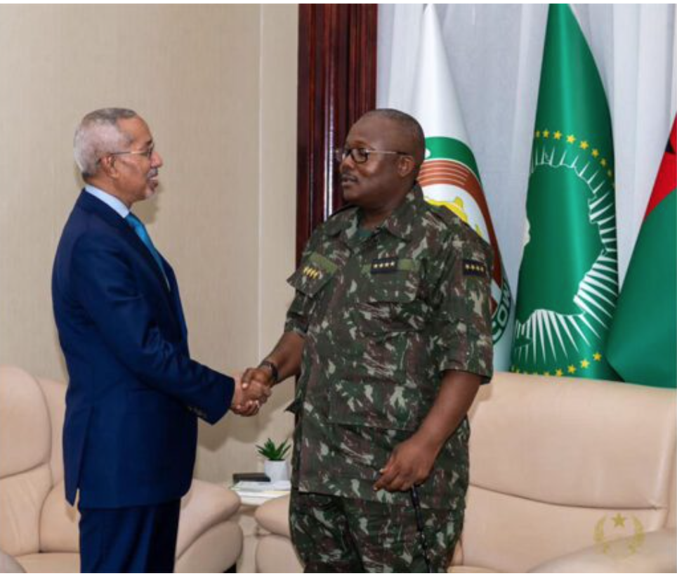 Le ministre de la Défense Nationale participe aux célébrations de l’Indépendance de la Guinée-Bissau