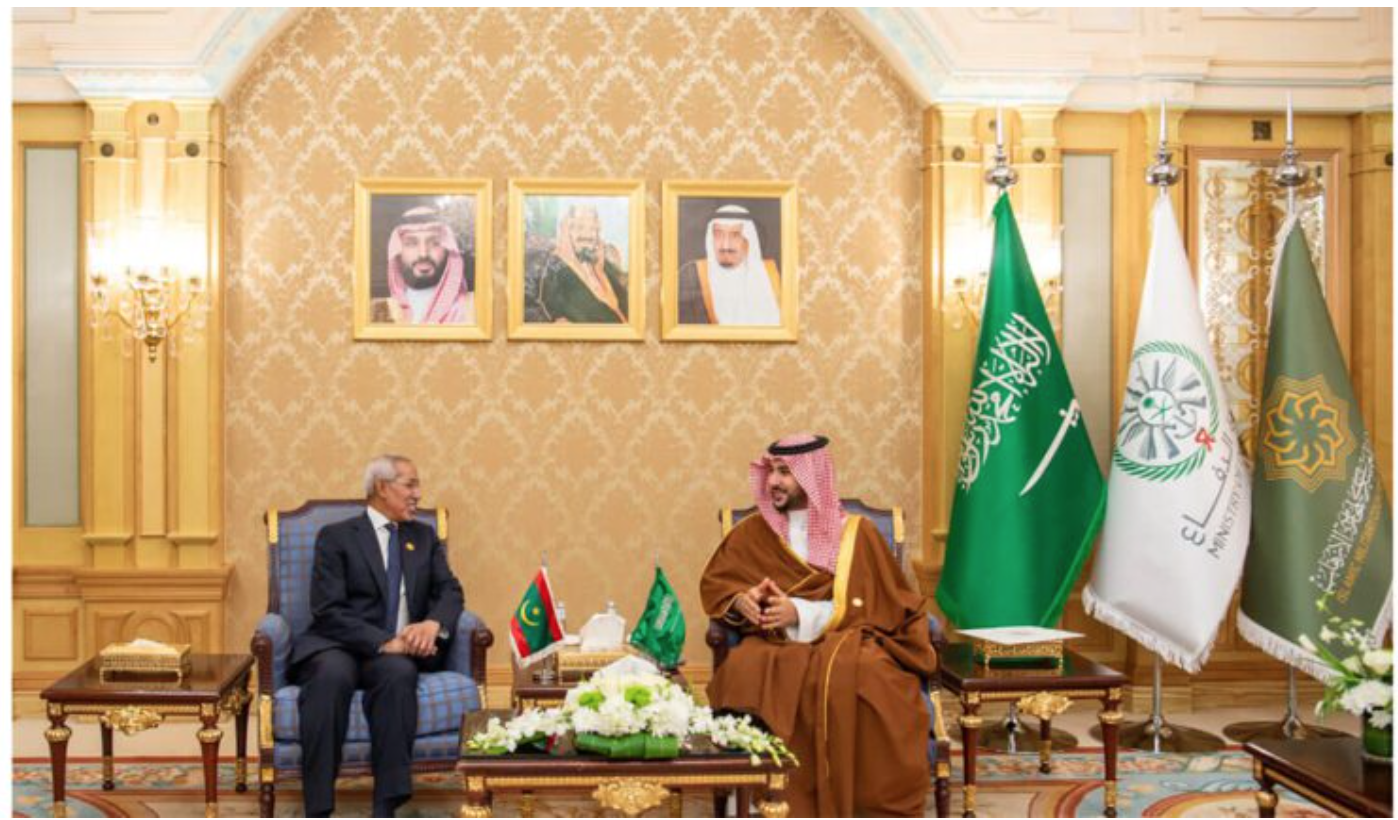 Le ministre de la Défense nationale rencontre son homologue saoudien Le ministre de la Défense nationale rencontre son homologue saoudien